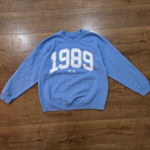 Taylor Swift 1989 Blue Oversized Sweatshirt L Music Cozy Minimalist Norm Eras